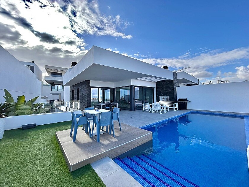 Se vende Villa - Chalet de 3 dormitorios en Costa Blanca, Alicante, España