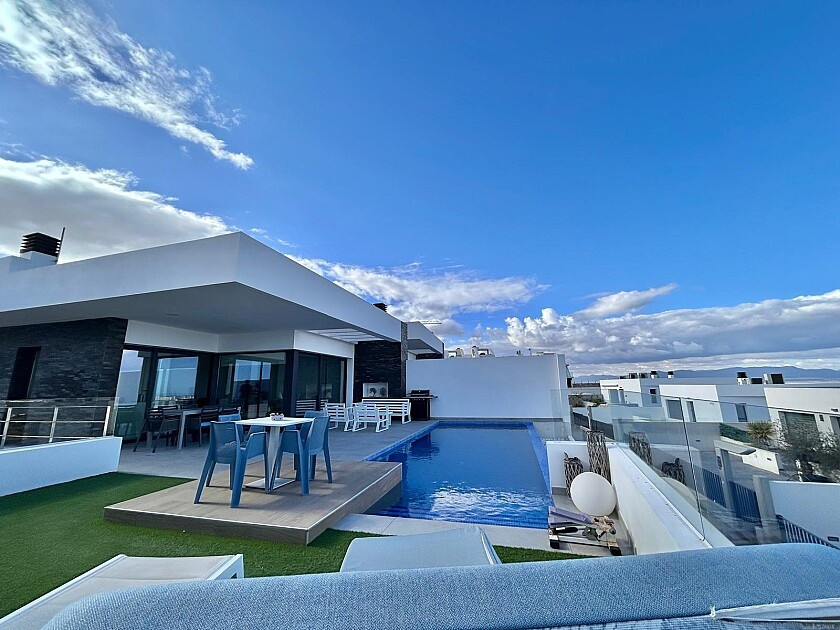 Se vende Villa - Chalet de 3 dormitorios en Costa Blanca, Alicante, España