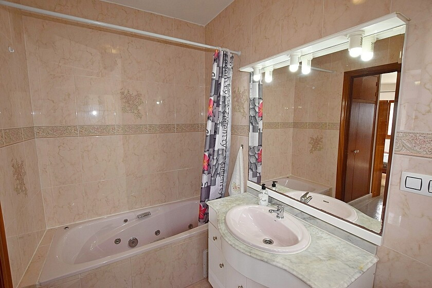 Se vende Villa - Chalet de 6 dormitorios en Costa Blanca, Alicante, España