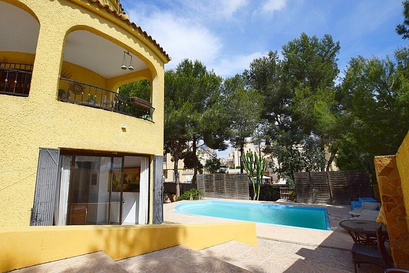 Se vende Villa - Chalet de 6 dormitorios en Costa Blanca, Alicante, España