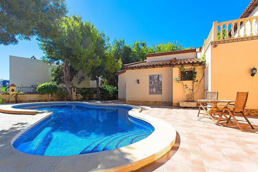 Se vende Villa - Chalet de 4 dormitorios en Costa Blanca, Alicante, España