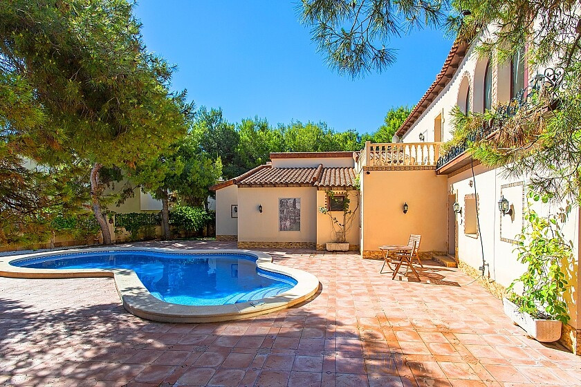 Se vende Villa - Chalet de 4 dormitorios en Costa Blanca, Alicante, España