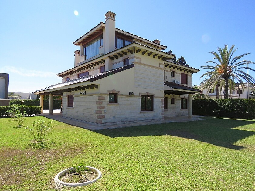 7 Bed Townhouse for sale in Cabo Roig Costa Blanca, Alicante, Spain
