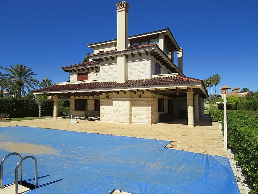 7 Bed Townhouse for sale in Cabo Roig Costa Blanca, Alicante, Spain
