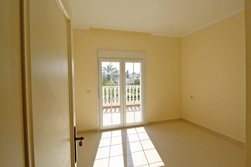 Se vende Villa - Chalet de 5 dormitorios en Costa Blanca, Alicante, España