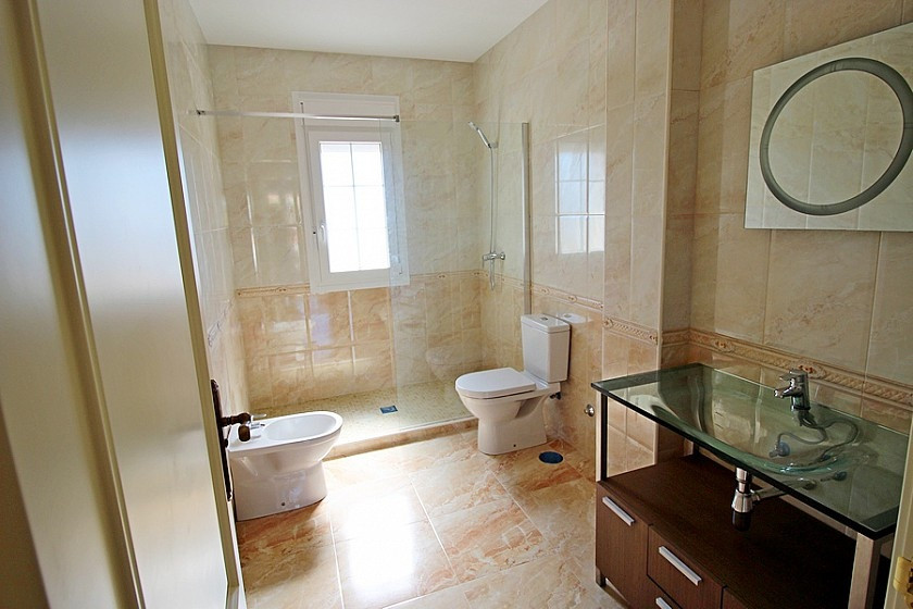 Se vende Villa - Chalet de 5 dormitorios en Costa Blanca, Alicante, España