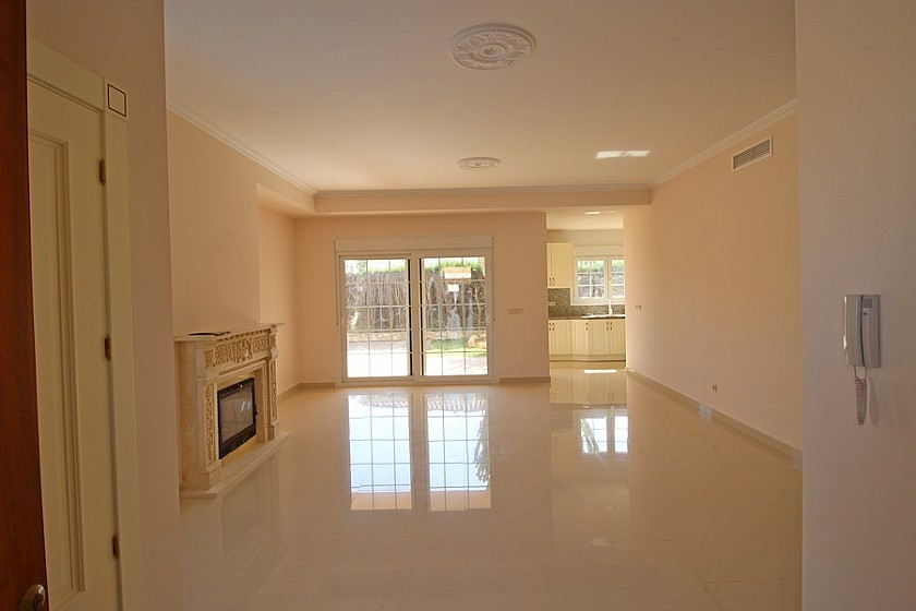 Se vende Villa - Chalet de 5 dormitorios en Costa Blanca, Alicante, España