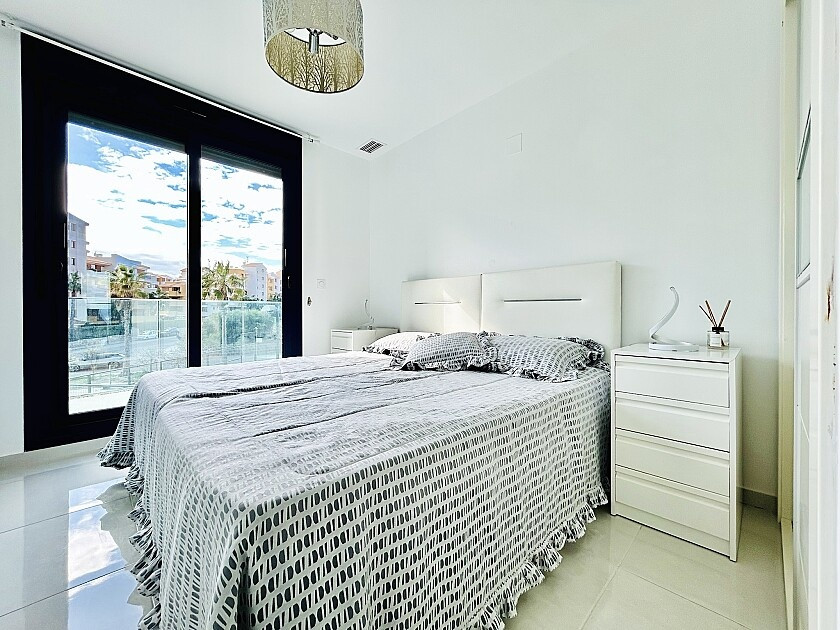 Se vende Apartamento Planta Media de 2 dormitorios en Costa Blanca, Alicante, España