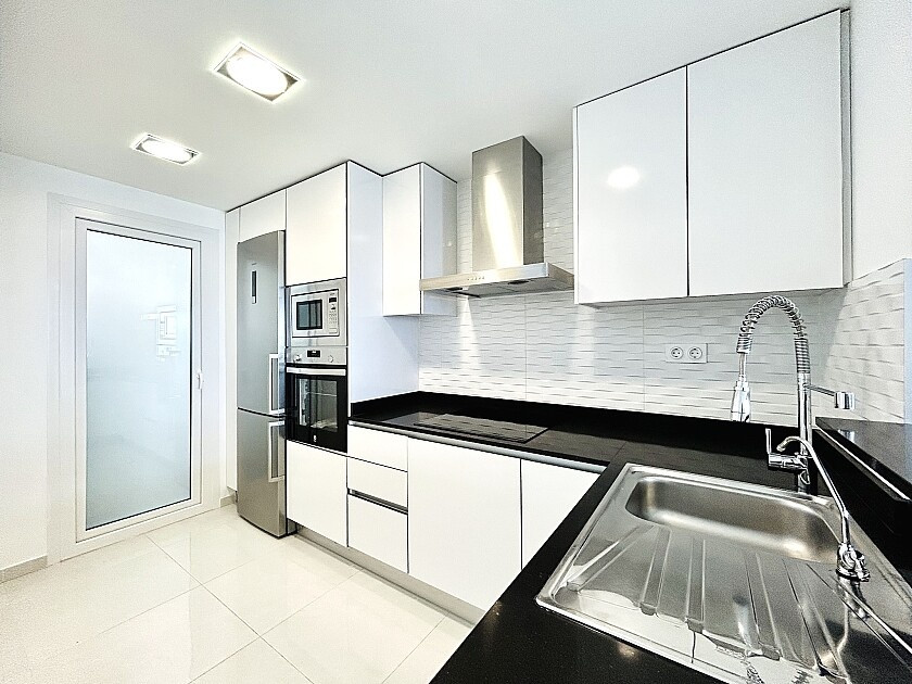 Se vende Apartamento Planta Media de 2 dormitorios en Costa Blanca, Alicante, España