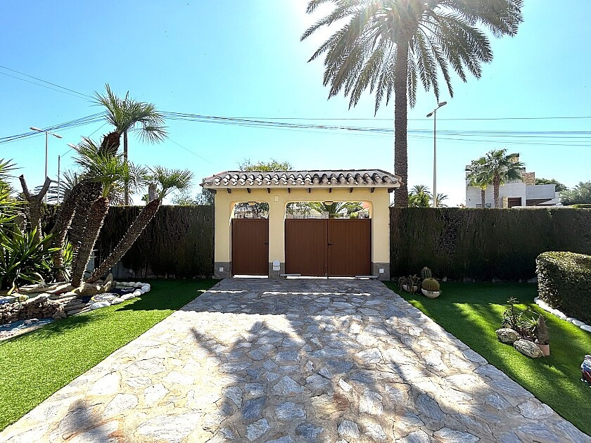 3 Bed Townhouse for sale in Cabo Roig Costa Blanca, Alicante, Spain