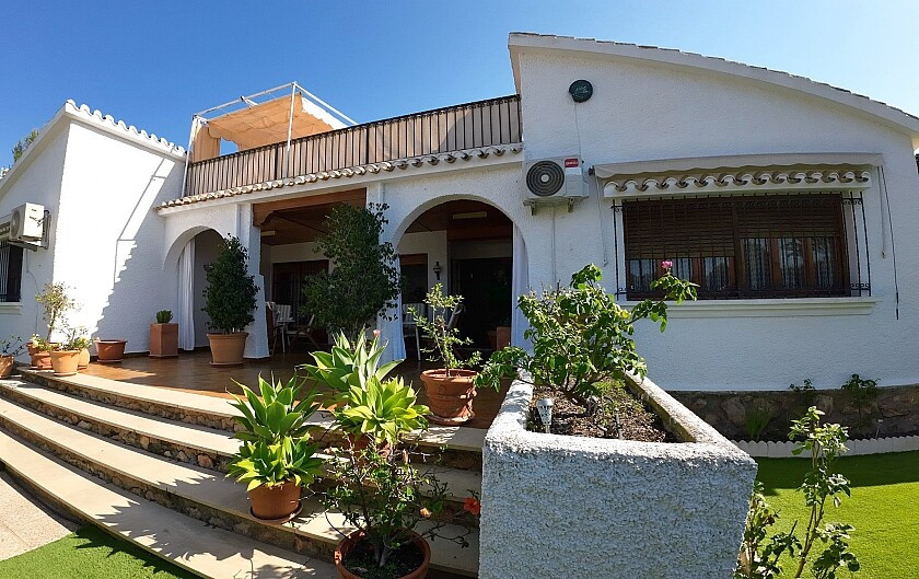 Se vende Bungalow de 5 dormitorios en Costa Blanca, Alicante, España