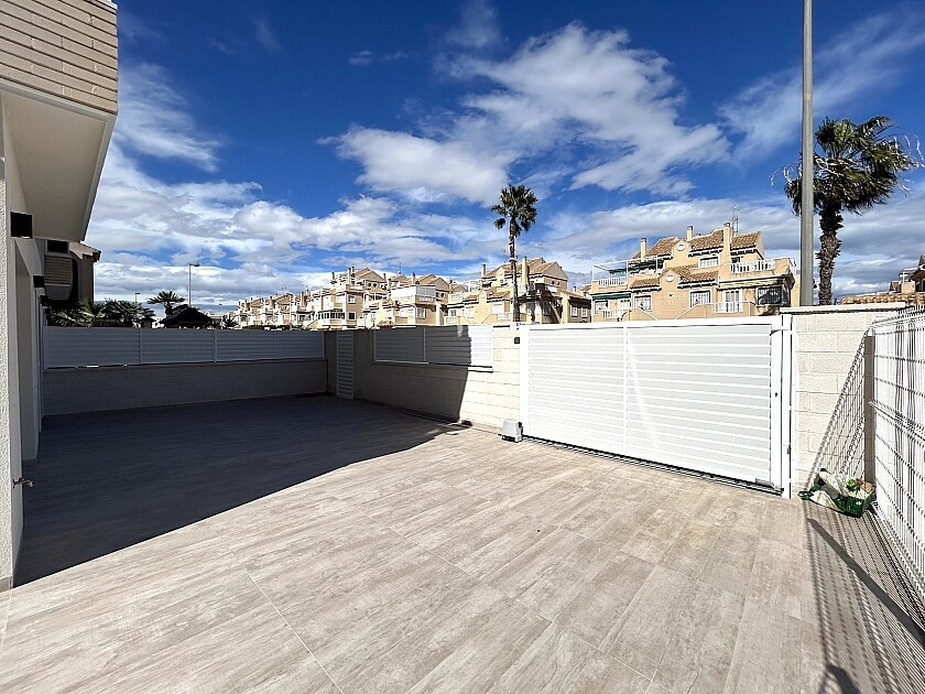 Se vende Apartamento Planta Baja de 3 dormitorios en Costa Blanca, Alicante, España