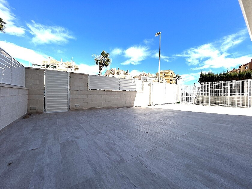 Se vende Apartamento Planta Baja de 3 dormitorios en Costa Blanca, Alicante, España