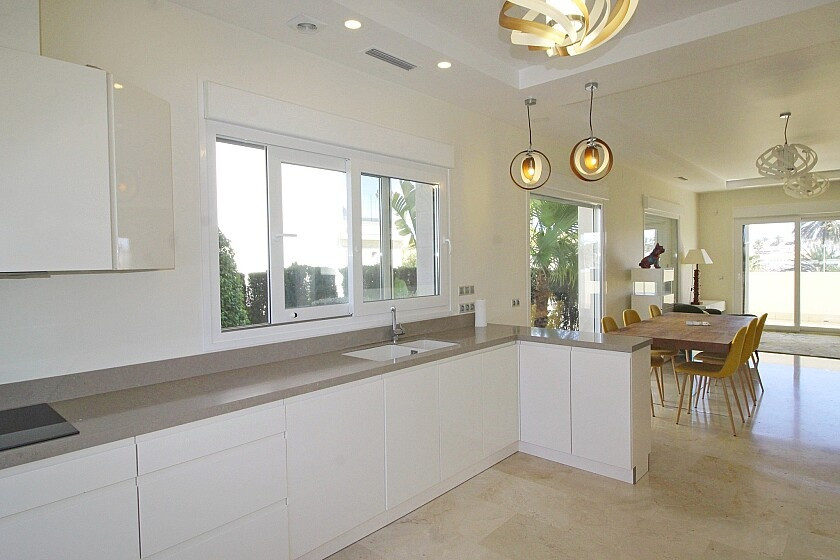 5 Bed Townhouse for sale in La Zenia Costa Blanca, Alicante, Spain