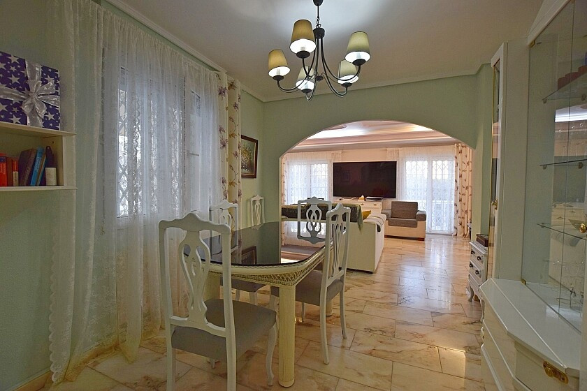 Se vende Villa - Chalet de 3 dormitorios en Costa Blanca, Alicante, España