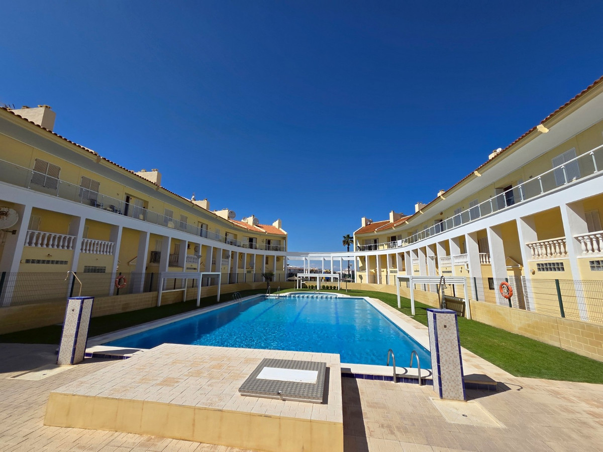 Se vende Adosada de 3 dormitorios en Costa Blanca, Alicante, España