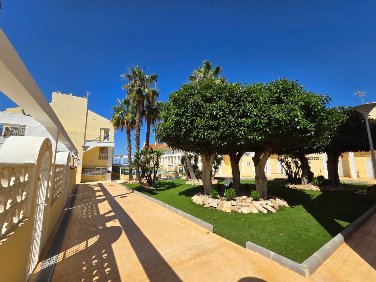 Se vende Adosada de 3 dormitorios en Costa Blanca, Alicante, España