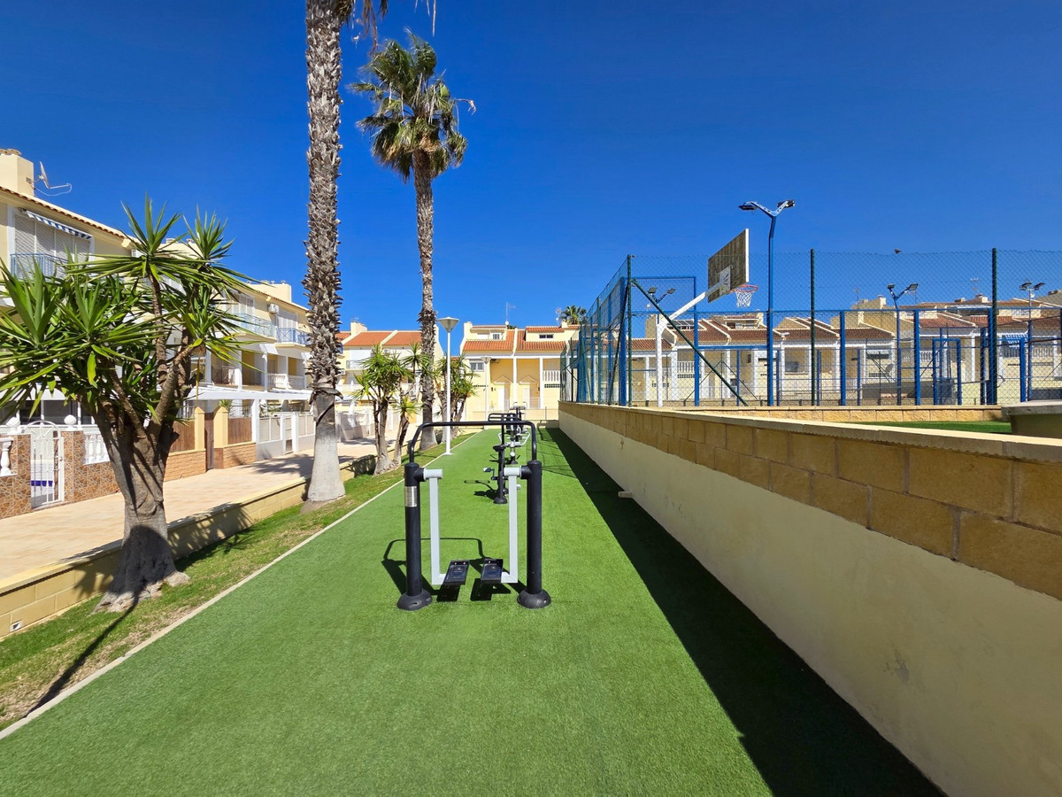 Se vende Adosada de 3 dormitorios en Costa Blanca, Alicante, España