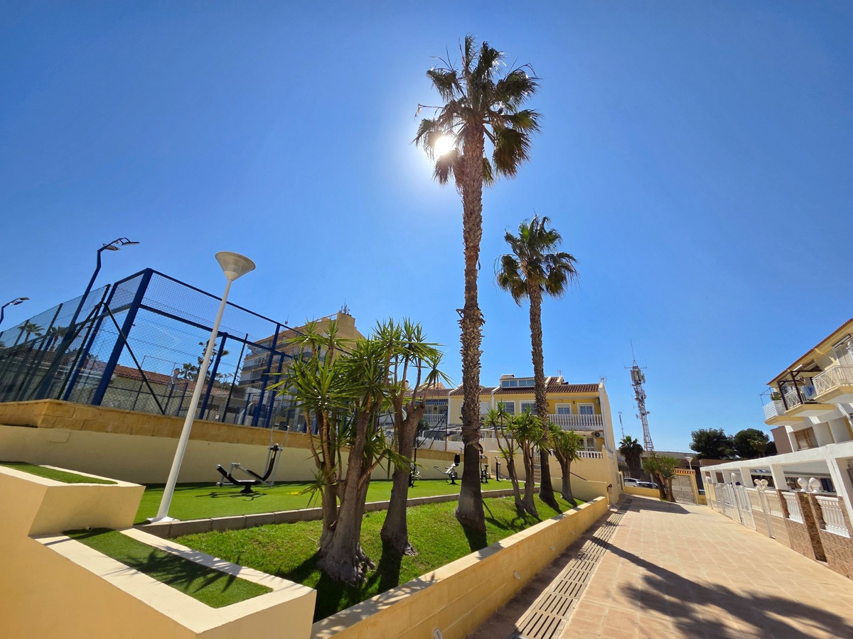 Se vende Adosada de 3 dormitorios en Costa Blanca, Alicante, España