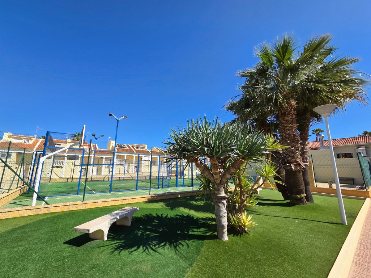 Se vende Adosada de 3 dormitorios en Costa Blanca, Alicante, España