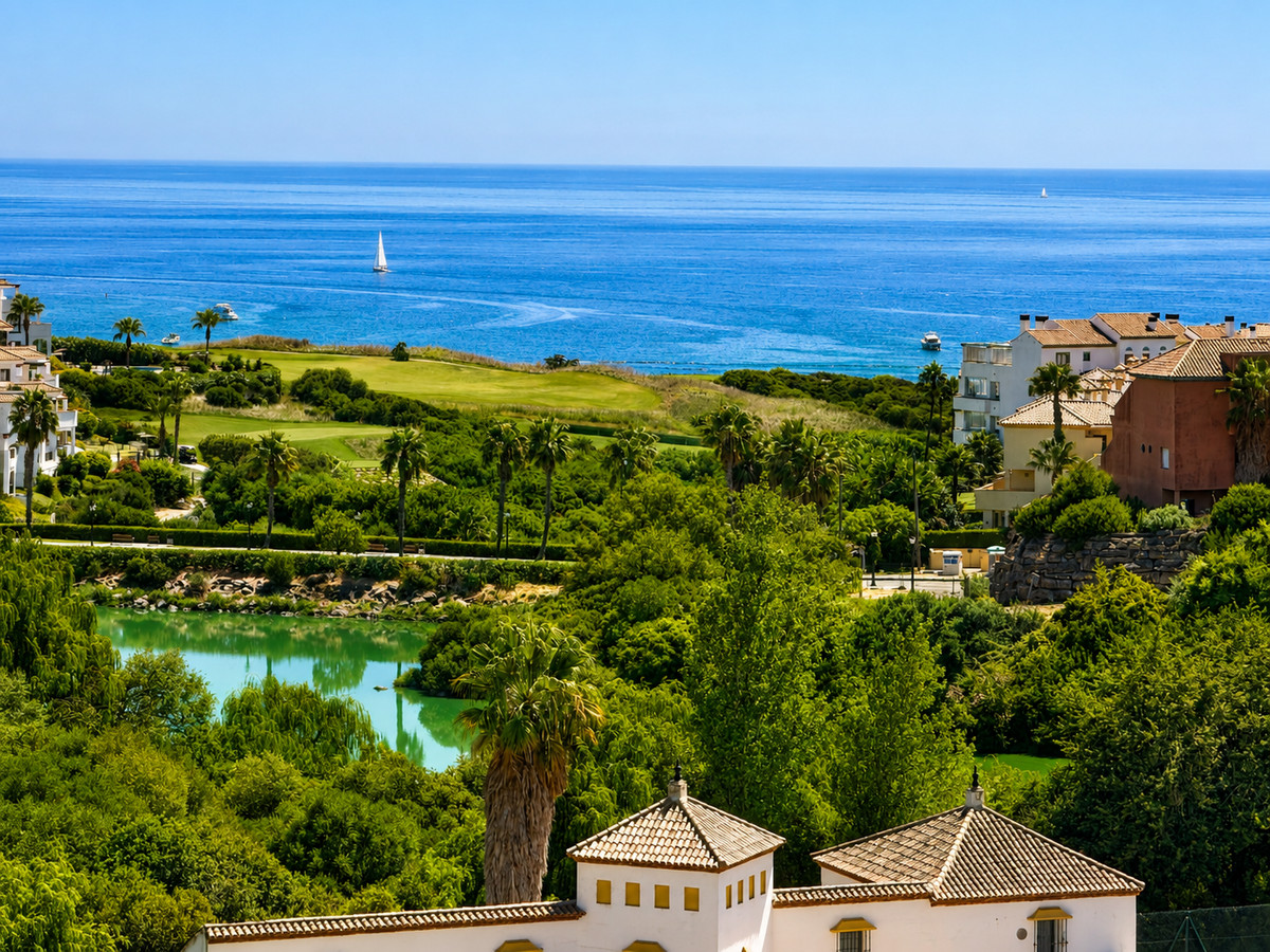 Se vende Apartamento Planta Baja de 3 dormitorios en Costa Del Sol, Cadiz, España