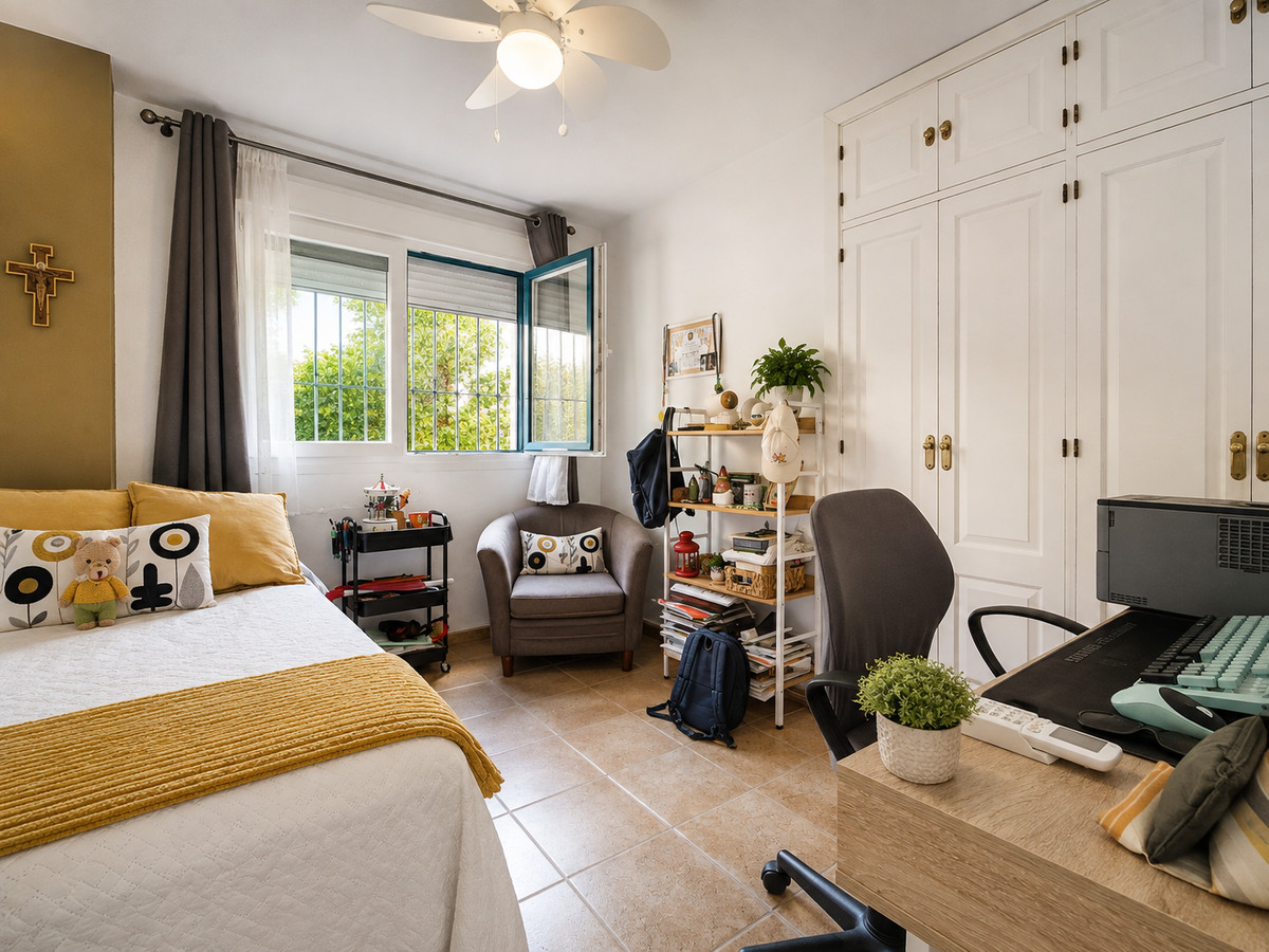 Se vende Apartamento Planta Baja de 3 dormitorios en Costa Del Sol, Cadiz, España