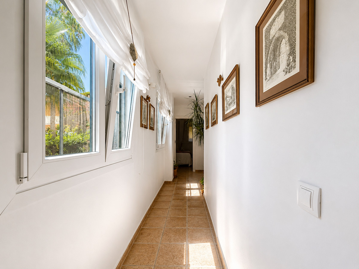 Se vende Apartamento Planta Baja de 3 dormitorios en Costa Del Sol, Cadiz, España