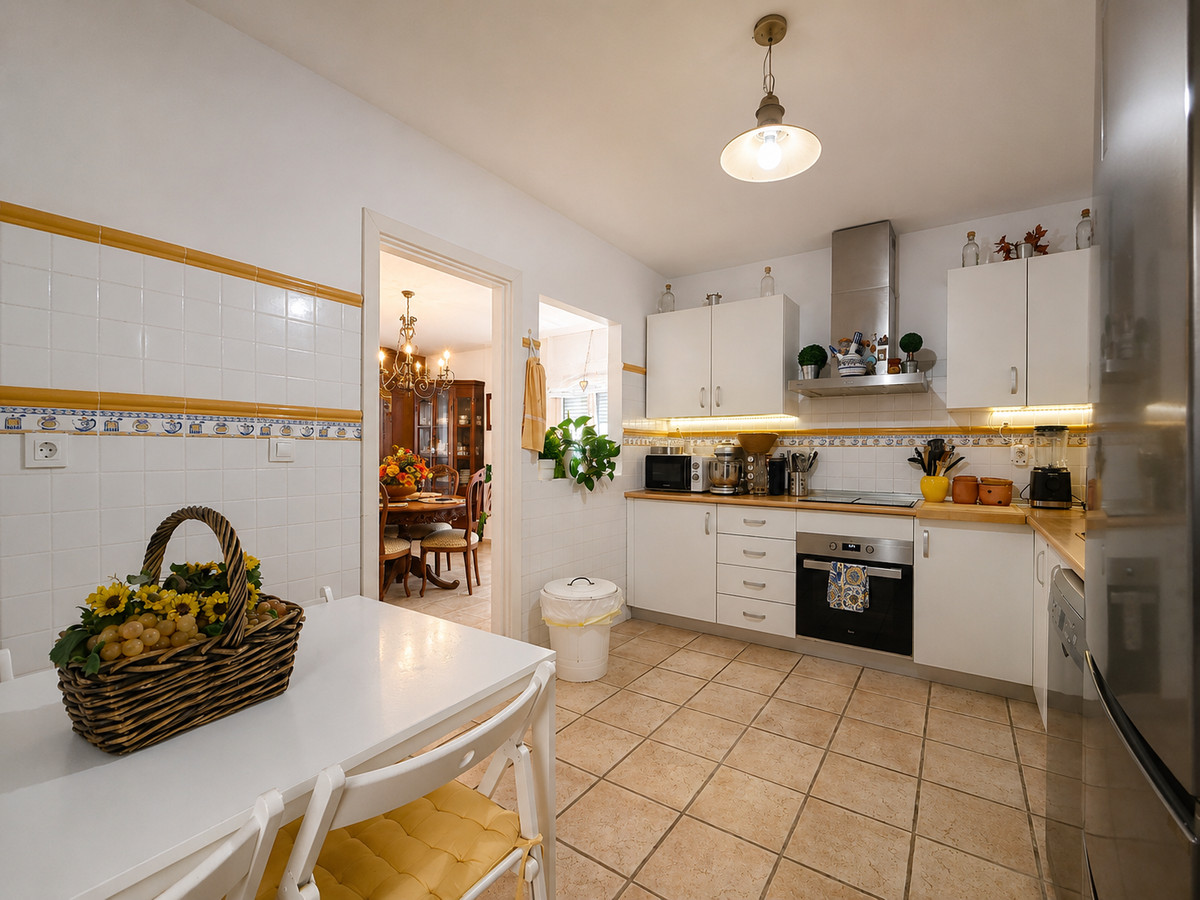 Se vende Apartamento Planta Baja de 3 dormitorios en Costa Del Sol, Cadiz, España