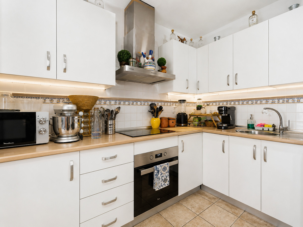 Se vende Apartamento Planta Baja de 3 dormitorios en Costa Del Sol, Cadiz, España