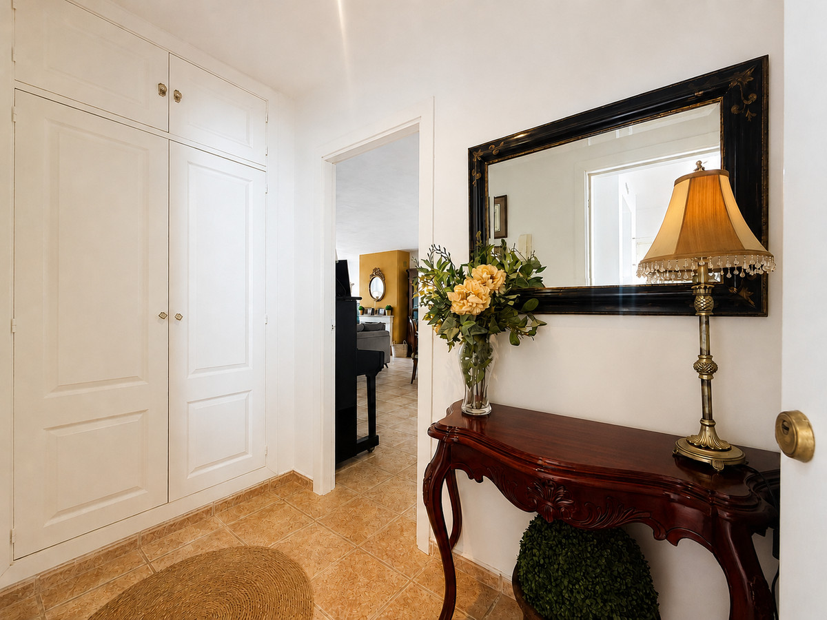 Se vende Apartamento Planta Baja de 3 dormitorios en Costa Del Sol, Cadiz, España