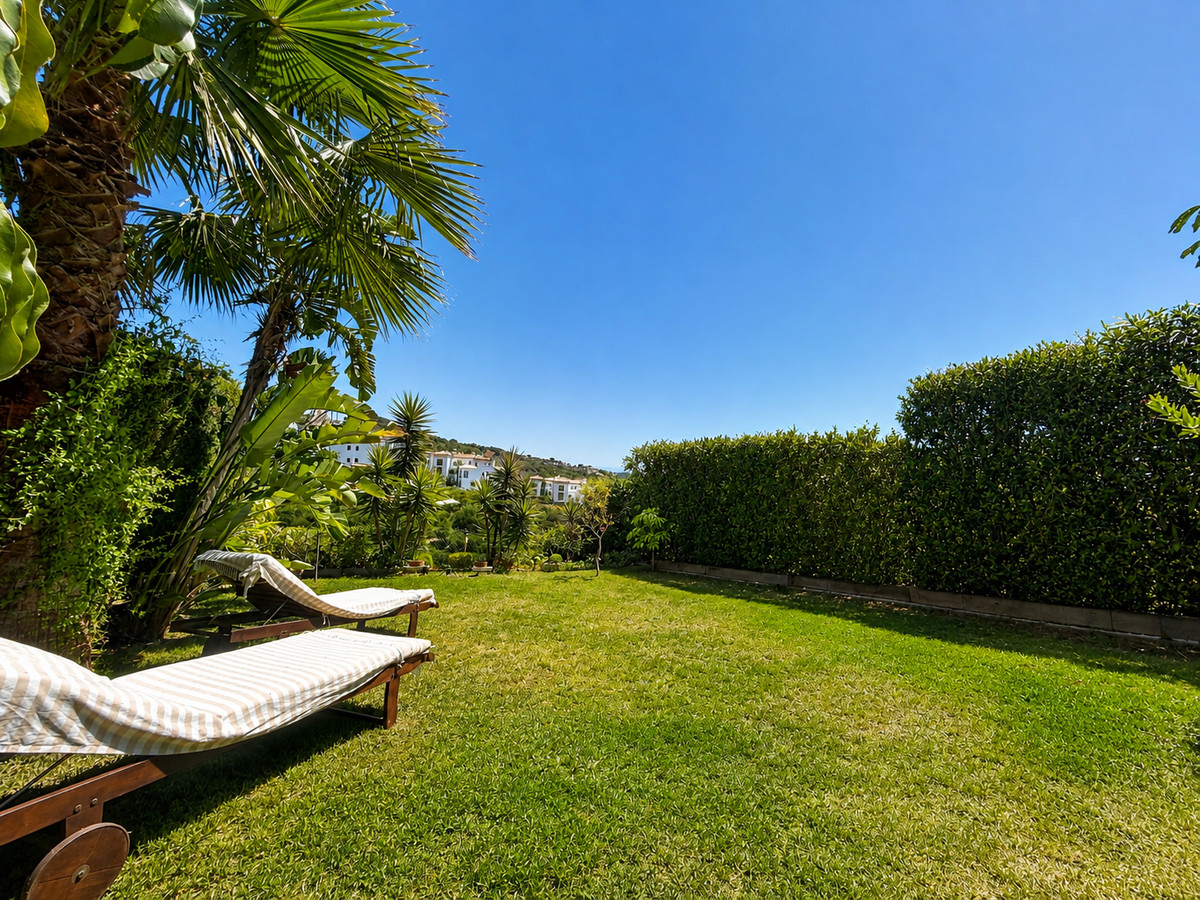 Se vende Apartamento Planta Baja de 3 dormitorios en Costa Del Sol, Cadiz, España