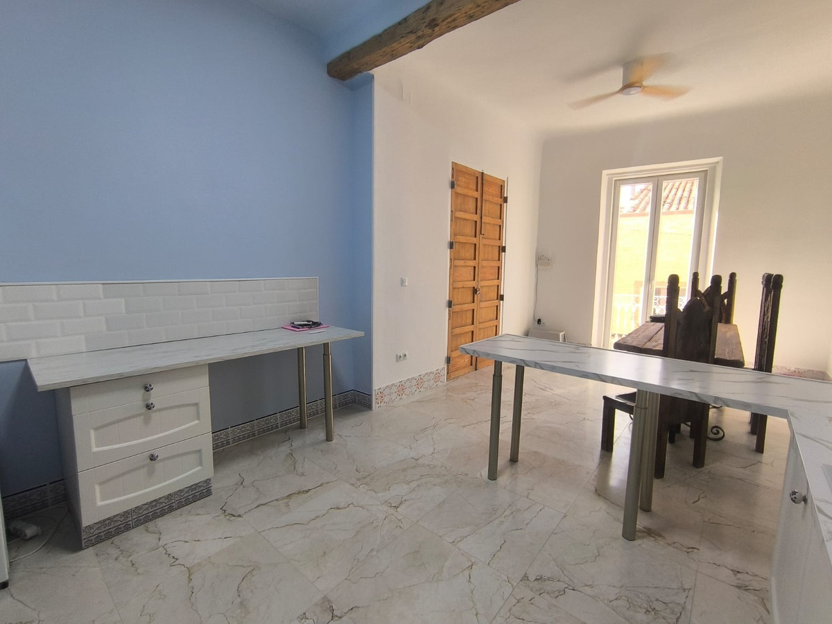 8 Bed Townhouse for sale in Pinoso Costa Blanca, Alicante, Spain