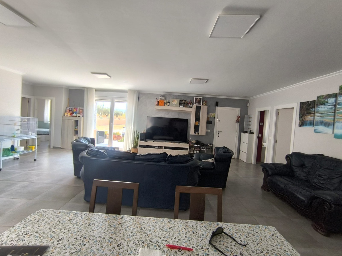 Se vende Villa - Chalet de 4 dormitorios en Costa Blanca, Alicante, España