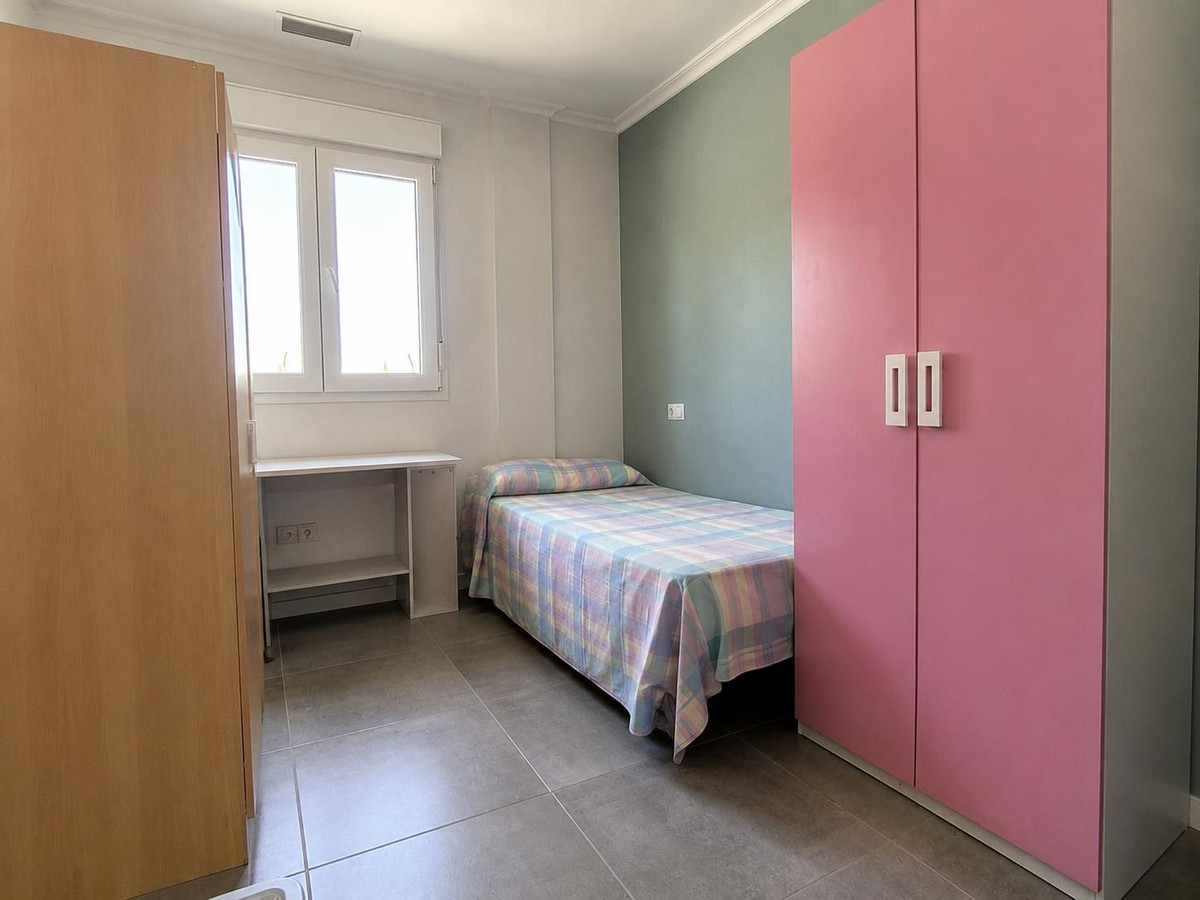 Se vende Villa - Chalet de 4 dormitorios en Costa Blanca, Alicante, España