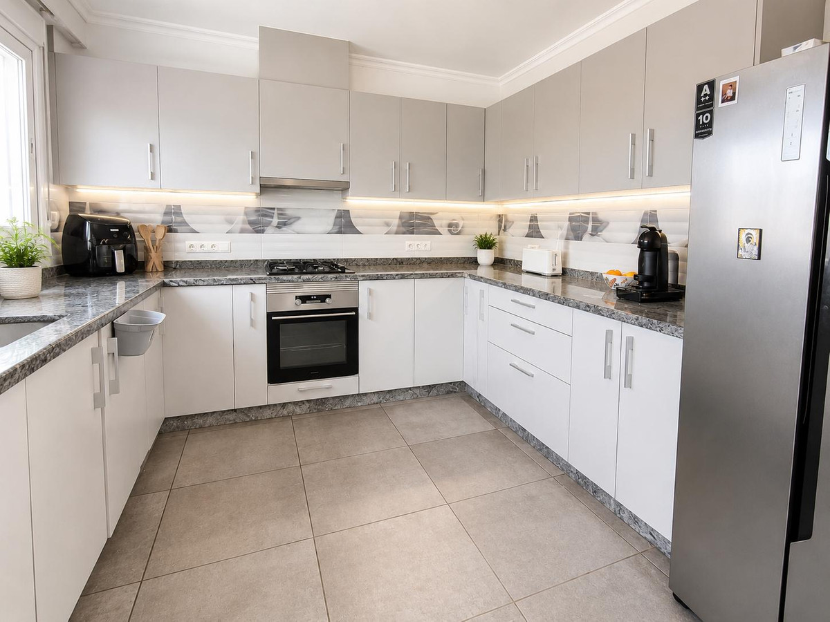 Se vende Villa - Chalet de 4 dormitorios en Costa Blanca, Alicante, España