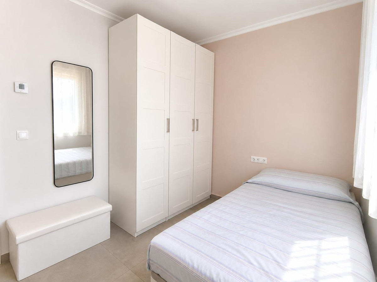 Se vende Villa - Chalet de 4 dormitorios en Costa Blanca, Alicante, España