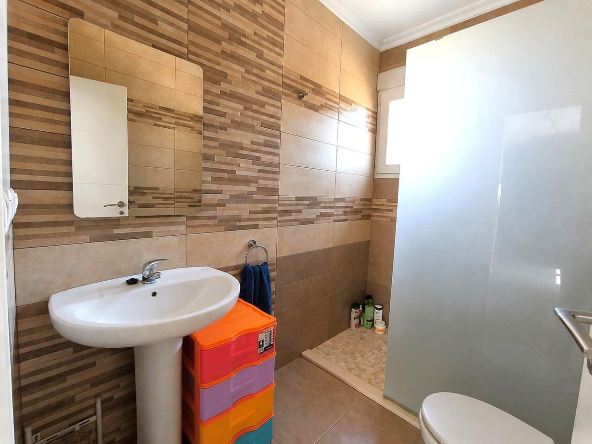 Se vende Villa - Chalet de 4 dormitorios en Costa Blanca, Alicante, España