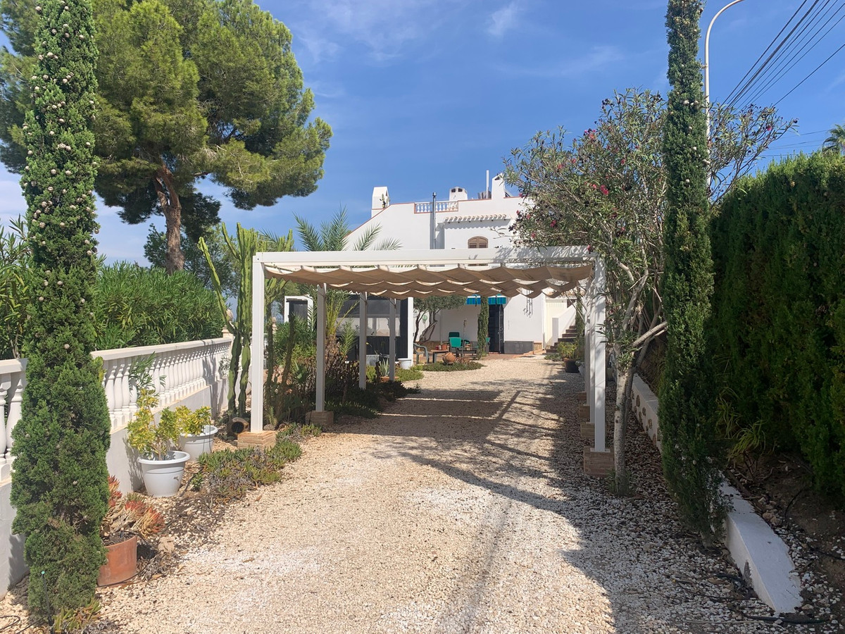 4 Bed Townhouse for sale in Villamartin Costa Blanca, Alicante, Spain