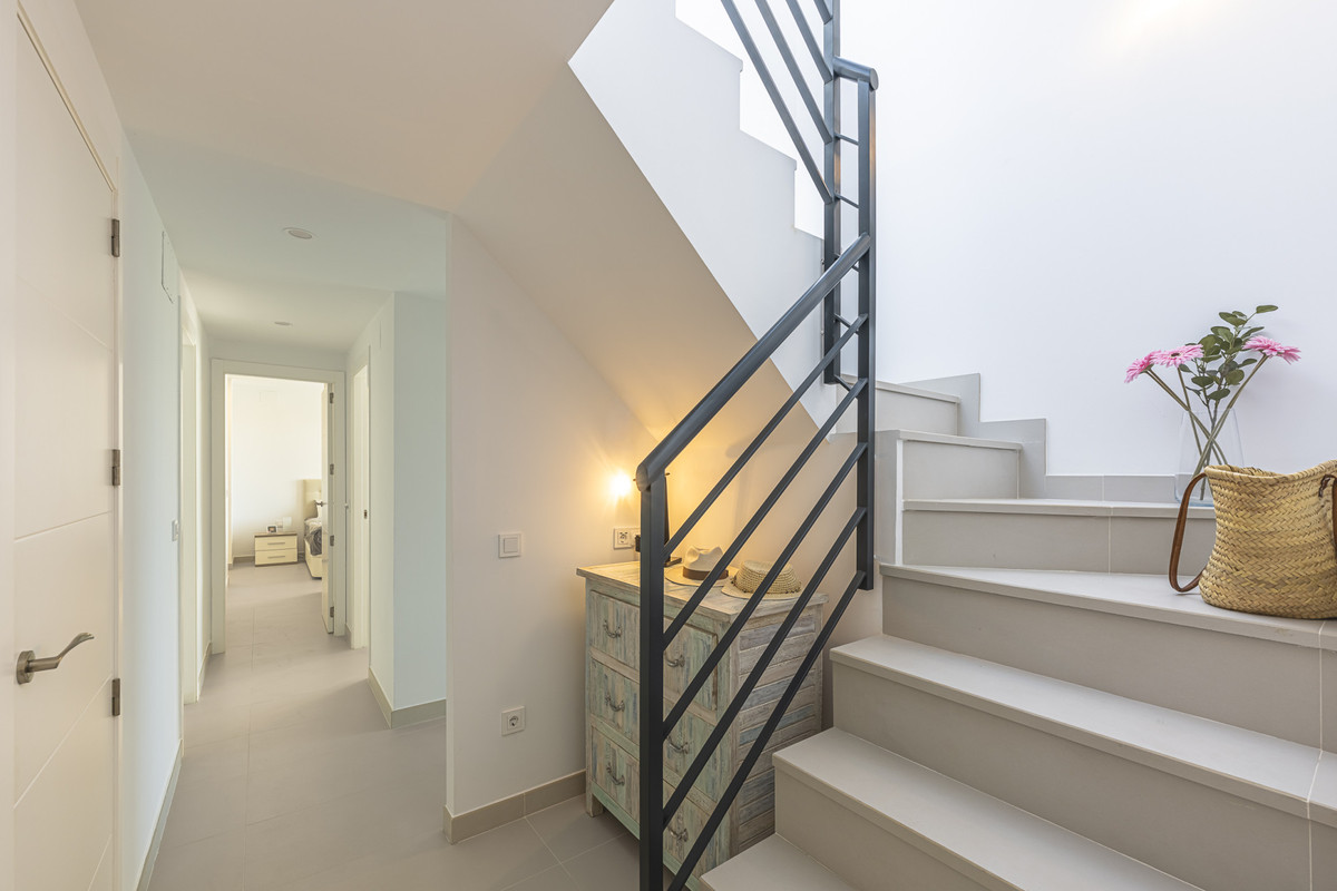 3 Bed Apartment for sale in Estepona Costa Del Sol, Málaga, Spain