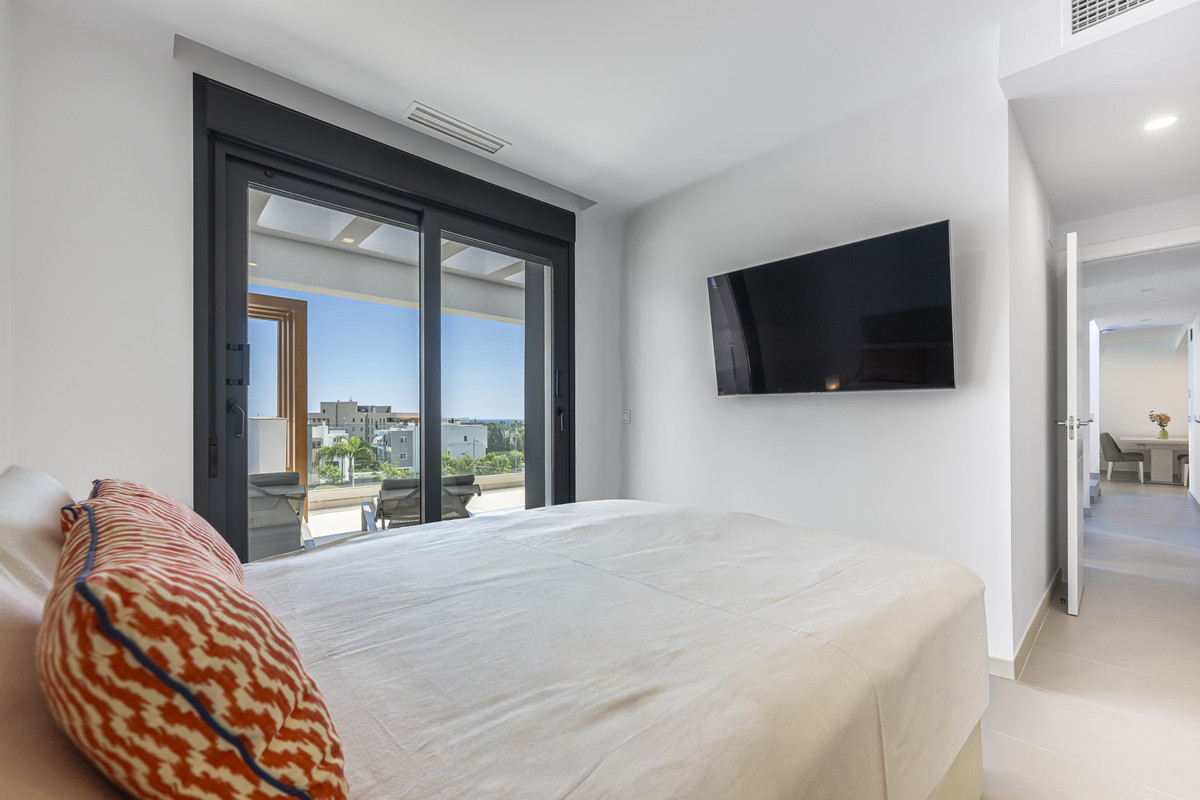 3 Bed Apartment for sale in Estepona Costa Del Sol, Málaga, Spain