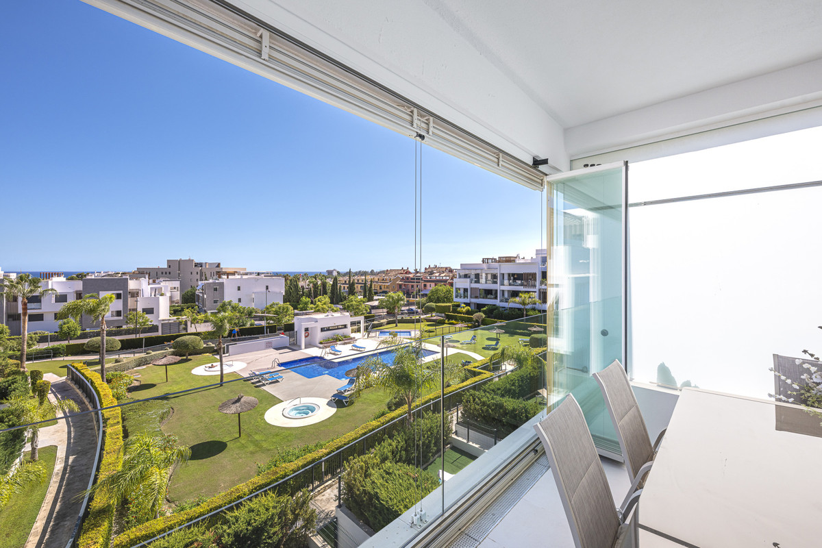 3 Bed Apartment for sale in Estepona Costa Del Sol, Málaga, Spain
