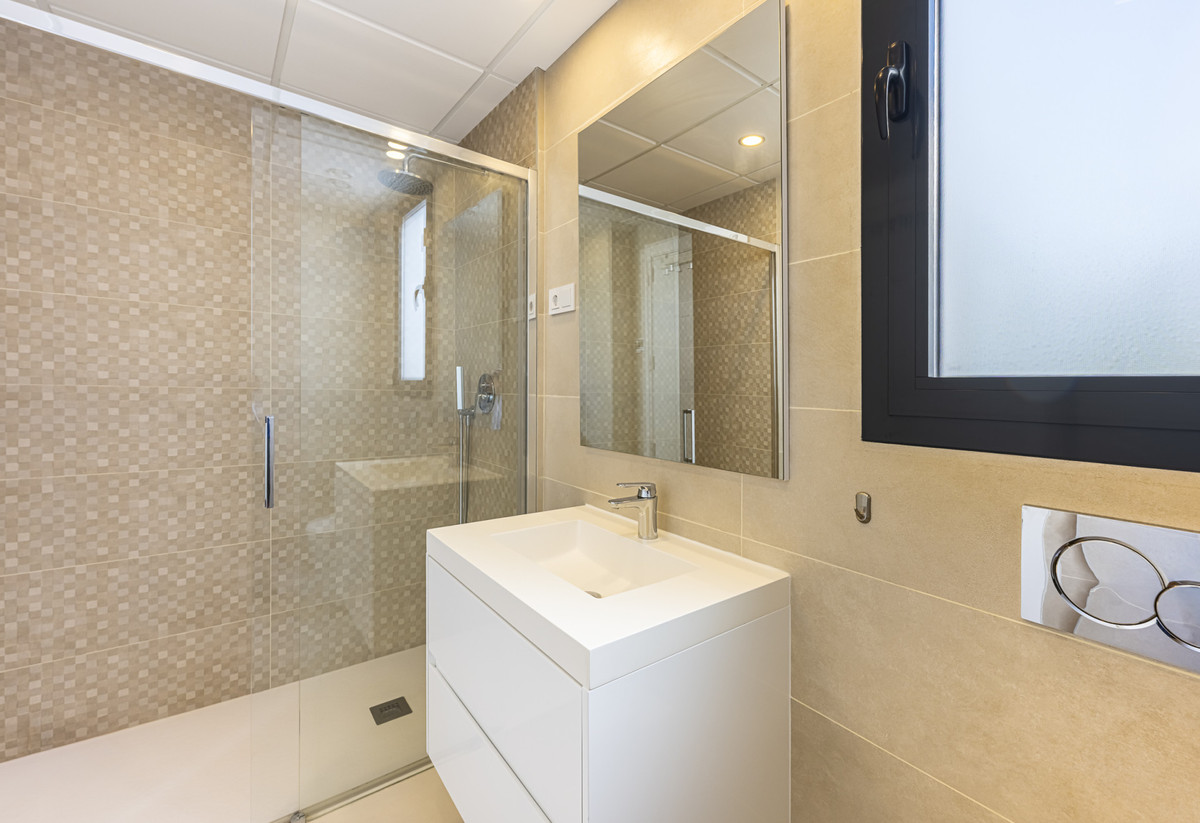 3 Bed Apartment for sale in Estepona Costa Del Sol, Málaga, Spain