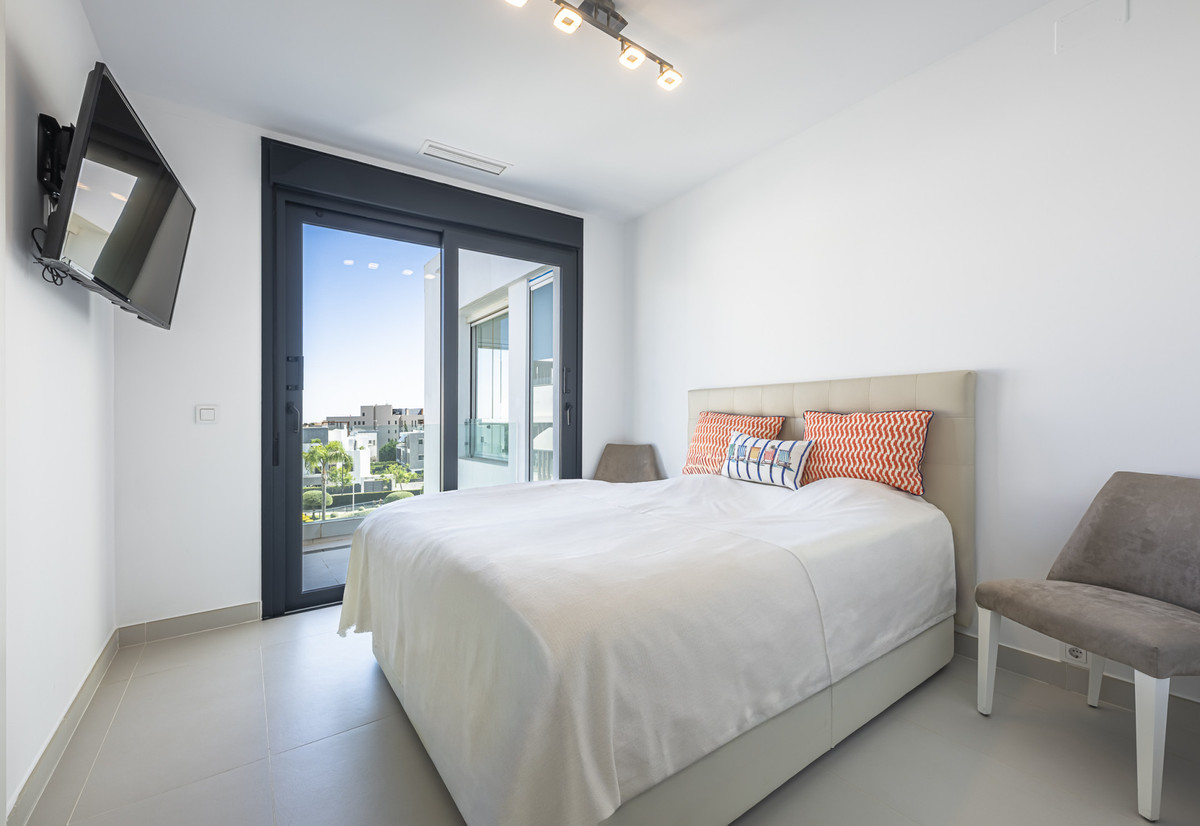 3 Bed Apartment for sale in Estepona Costa Del Sol, Málaga, Spain