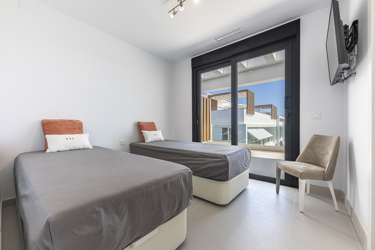 3 Bed Apartment for sale in Estepona Costa Del Sol, Málaga, Spain