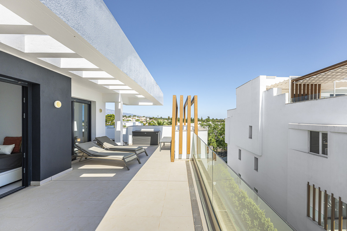 3 Bed Apartment for sale in Estepona Costa Del Sol, Málaga, Spain