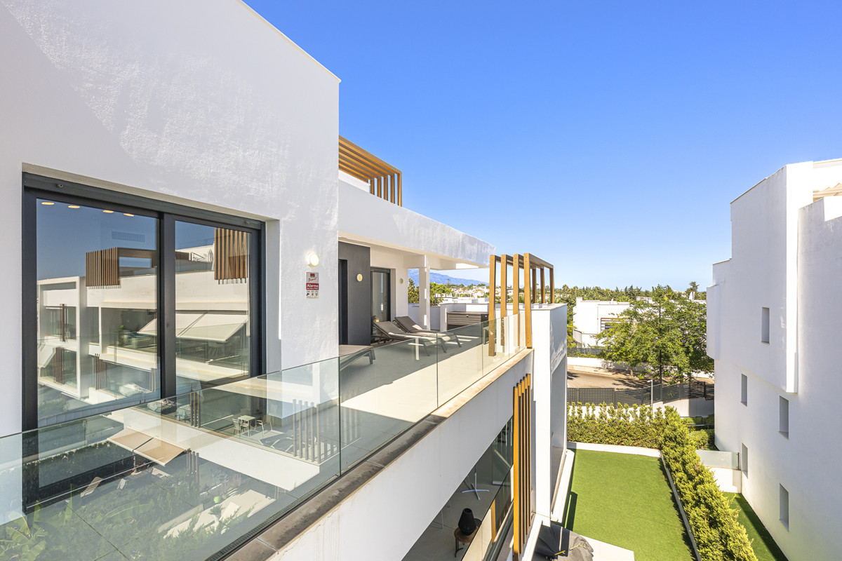 3 Bed Apartment for sale in Estepona Costa Del Sol, Málaga, Spain