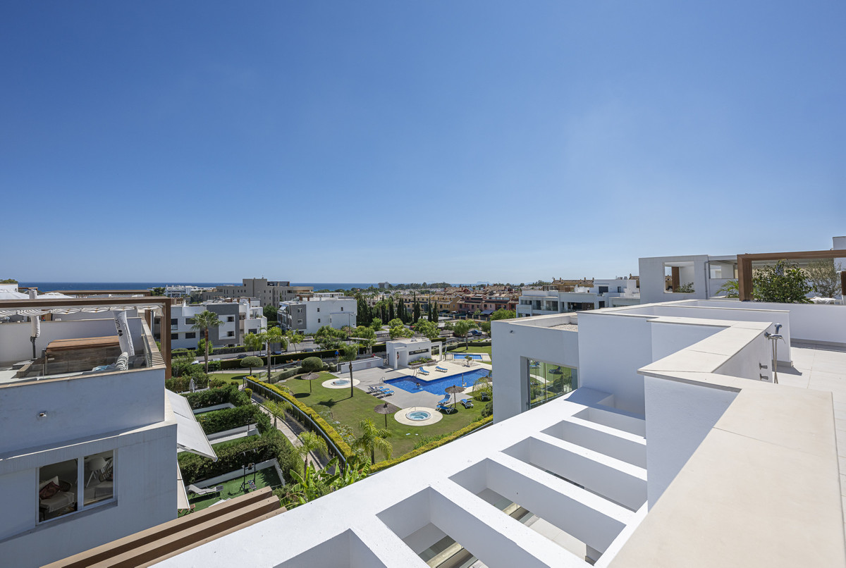3 Bed Apartment for sale in Estepona Costa Del Sol, Málaga, Spain