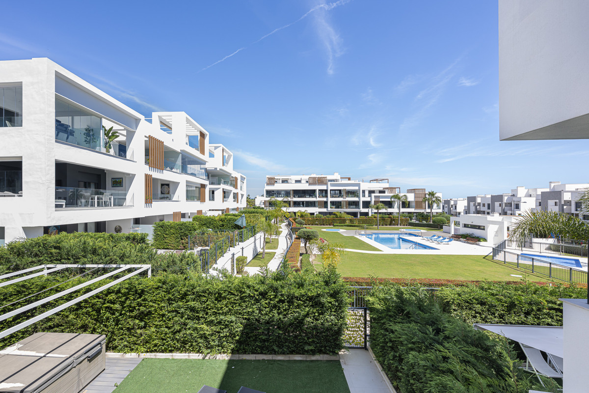3 Bed Apartment for sale in Estepona Costa Del Sol, Málaga, Spain