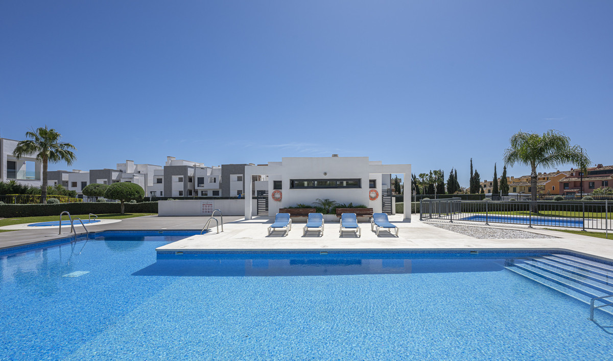 3 Bed Apartment for sale in Estepona Costa Del Sol, Málaga, Spain