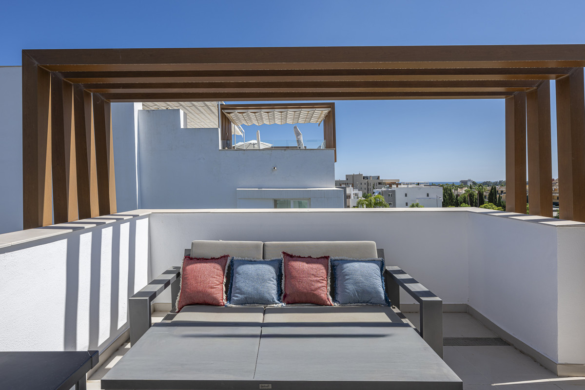 3 Bed Apartment for sale in Estepona Costa Del Sol, Málaga, Spain